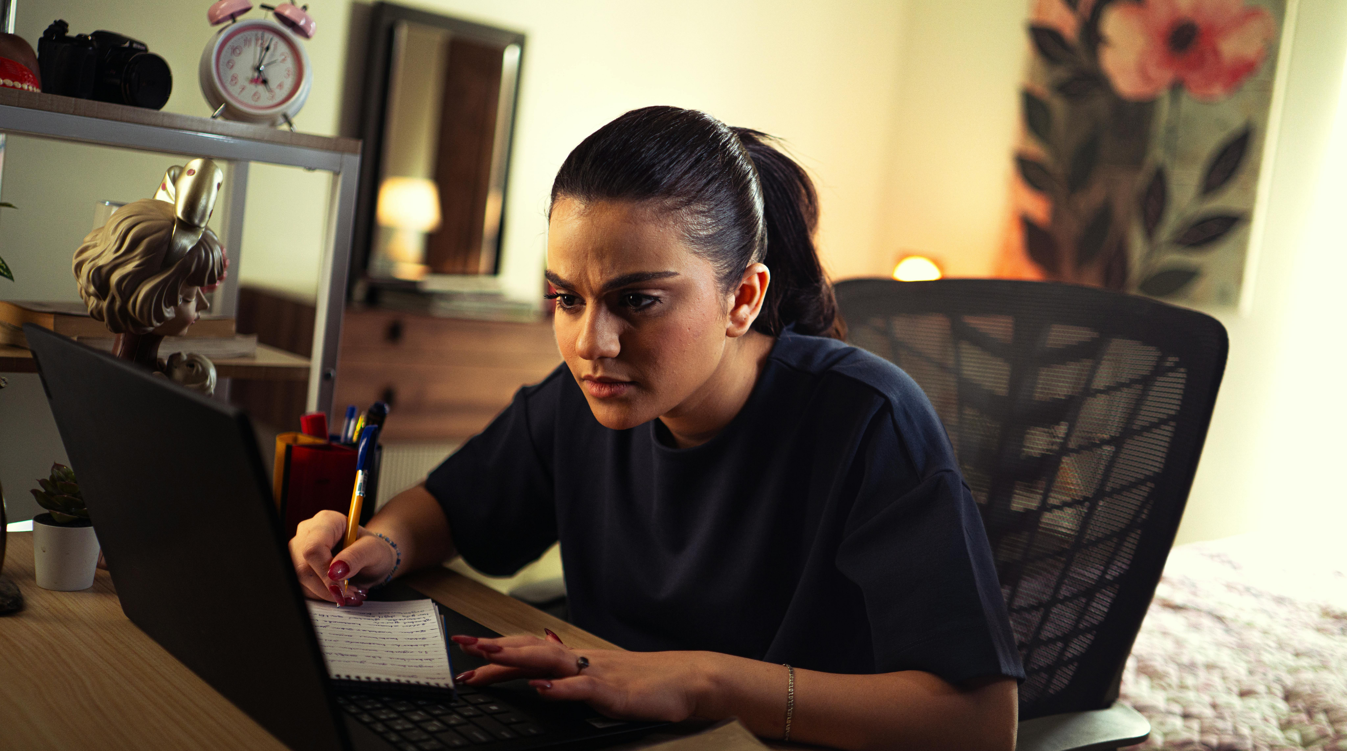Brain fog: qué es la niebla mental, por qué aparece y cómo recuperar el foco